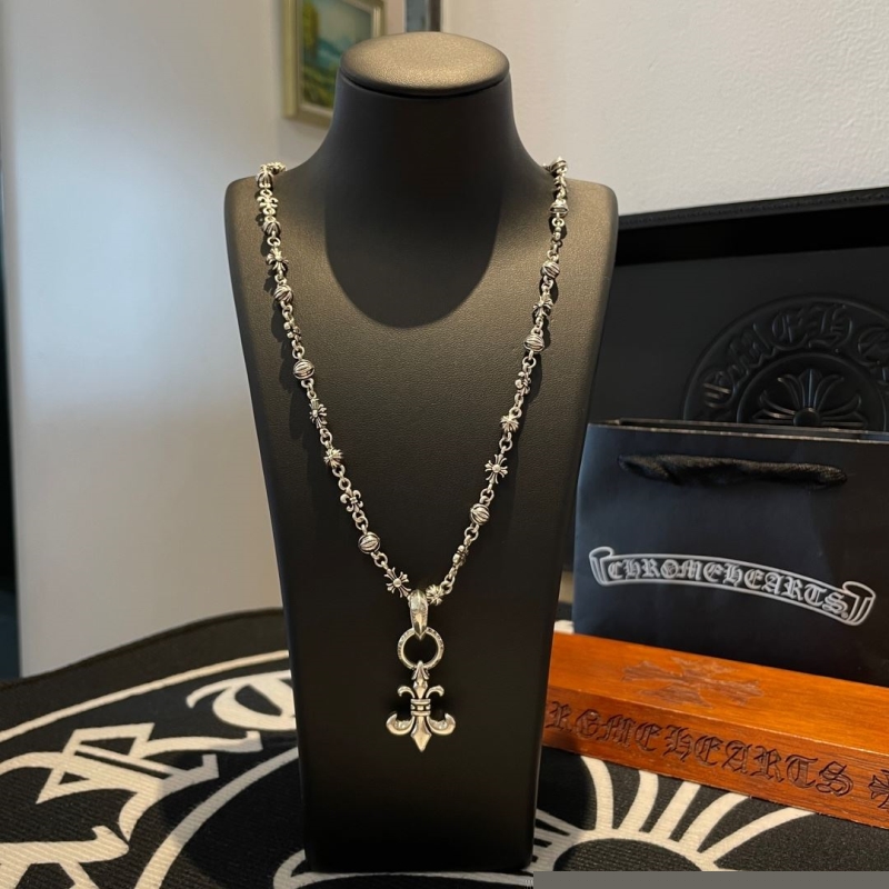 Ch**me He**ts necklaces